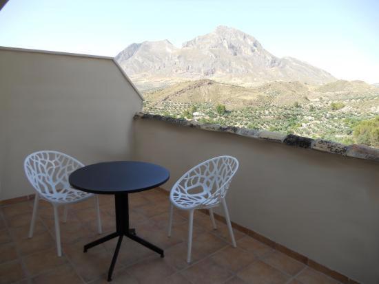 Hostal Rural De Cuadros Bedmar y Garciez Exterior photo